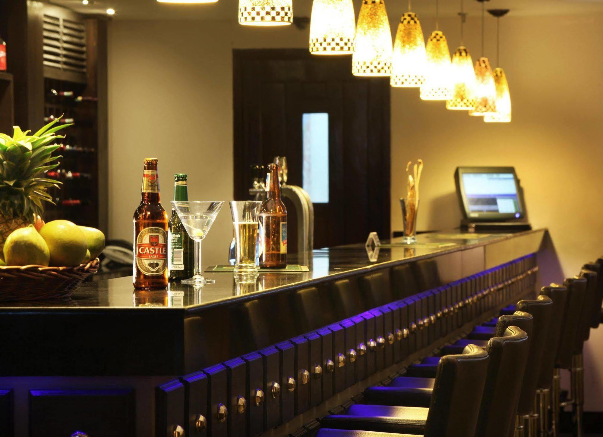 Delta Hotels By Marriott ดาร์เอสซาลาม ร้านอาหาร รูปภาพ